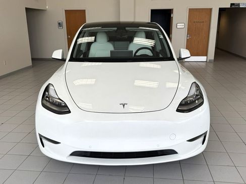 Used 2021 Tesla Model Y Long Range AWD/4WD image 3