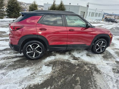 Used 2021 Chevrolet TrailBlazer RS w/ Sun and Liftgate Package image 16