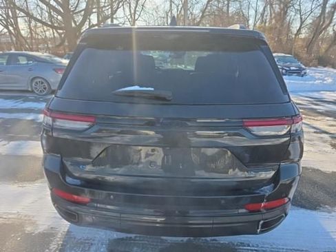 Used 2023 Jeep Grand Cherokee 30th Anniversary image 12