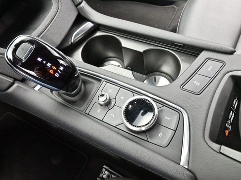 Used 2025 Cadillac XT6 Premium Luxury image 27