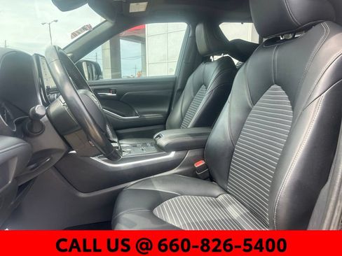 Used 2021 Toyota Highlander XSE FWD image 20