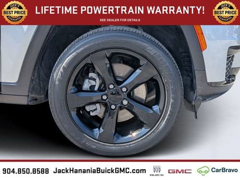 Used 2023 Jeep Grand Cherokee L Laredo AWD/4WD image 9