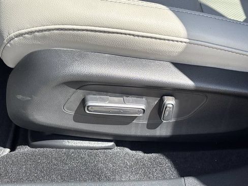 Used 2025 Honda HR-V EX-L image 17
