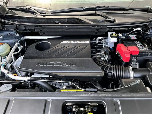 Used 2025 Nissan Rogue SV FWD image 32