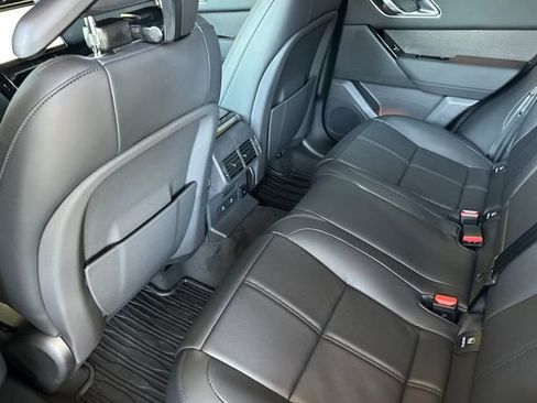 New 2026 Land Rover Range Rover Velar Dynamic SE image 11