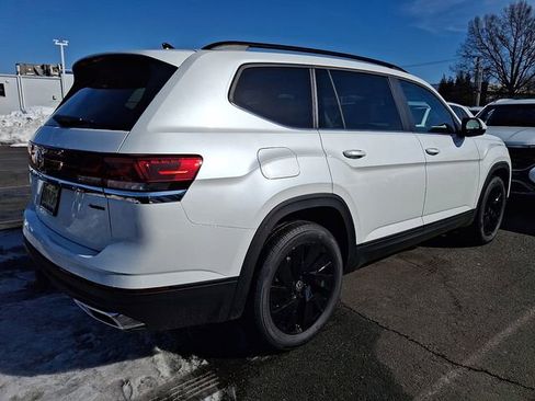 New 2026 Volkswagen Atlas SE image 4