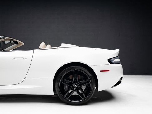 Used 2016 Aston Martin DB9 GT image 22