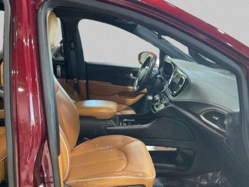 Used 2021 Chrysler Pacifica Pinnacle FWD image 18