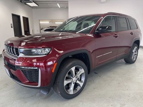 New 2026 Jeep Grand Cherokee L Limited AWD/4WD image 3