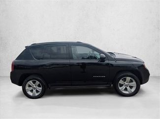Used 2015 Jeep Compass Latitude AWD/4WD video 4