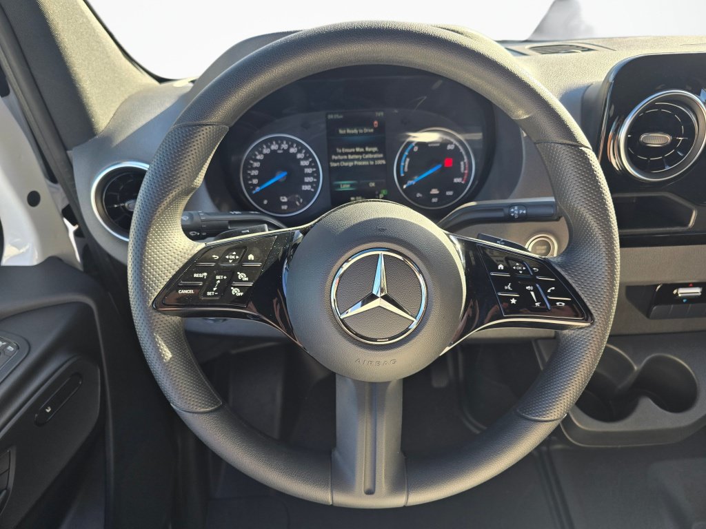 New 2025 Mercedes-Benz eSprinter 170 Cargo image 31