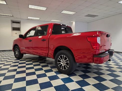 Used 2022 Nissan Titan SV RWD image 5