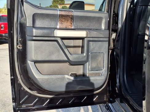 Used 2022 Ford F250 Lariat w/ Black Appearance Package image 22