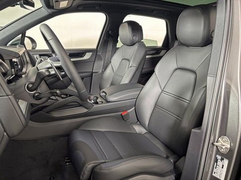 Certified 2026 Porsche Cayenne image 5