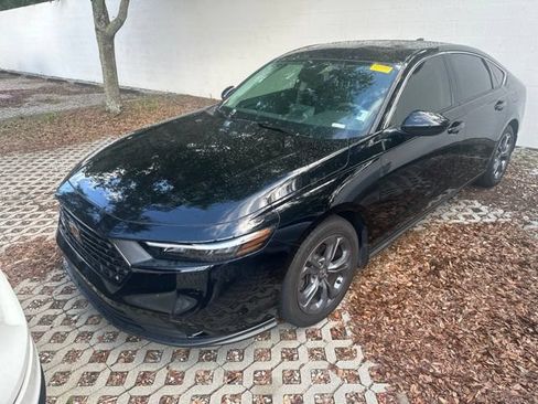 Certified 2023 Honda Accord EX image 3