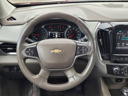 Used 2018 Chevrolet Traverse LT image 13