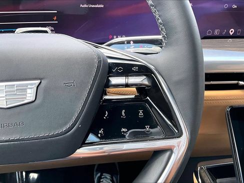 Certified 2025 Cadillac Escalade IQ Luxury 2 AWD/4WD image 12
