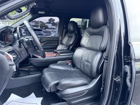 Used 2018 Lincoln Navigator L Reserve w/ Technology Package AWD/4WD image 13