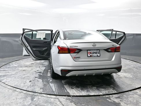 Used 2024 Nissan Altima 2.5 SV image 57
