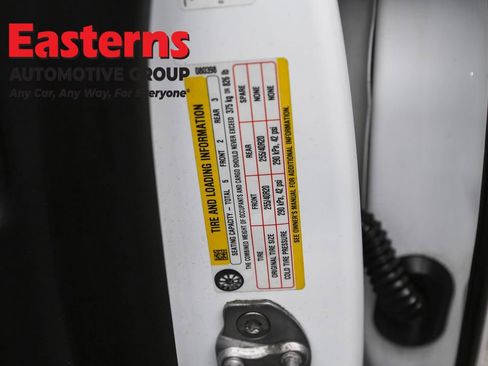 Used 2021 Tesla Model Y Long Range image 32