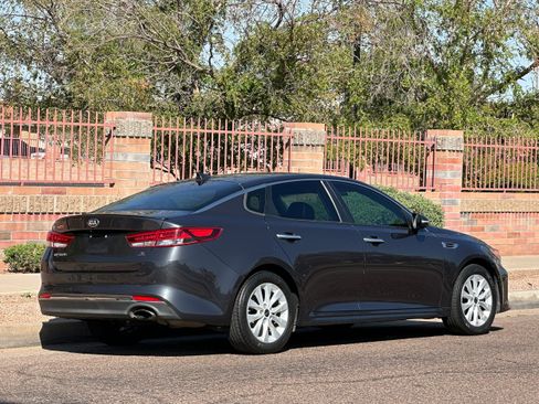 Used 2018 Kia Optima S image 10