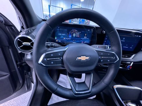 Used 2025 Chevrolet Equinox LT image 15