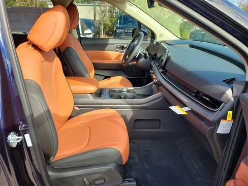 New 2026 Kia Carnival EX image 7