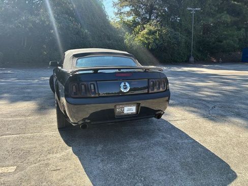 Used 2009 Ford Mustang GT Premium RWD image 15