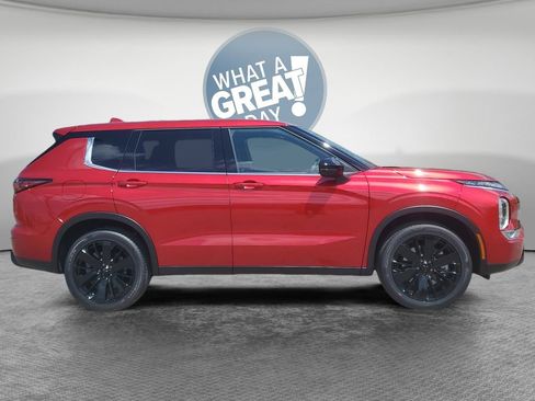 New 2026 Mitsubishi Outlander LE AWD/4WD image 2