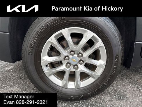 Used 2021 Chevrolet Traverse LT image 9