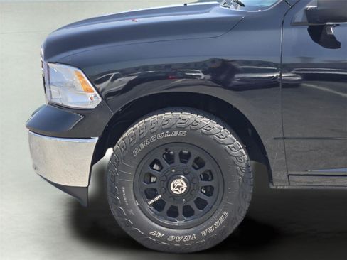 Used 2020 RAM 1500 Classic SLT RWD image 9