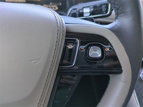 Used 2022 Lincoln Aviator Reserve w/ Equipment Group 201A image 32