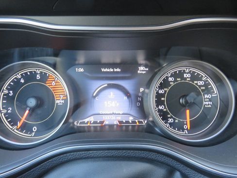 Used 2019 Jeep Cherokee Limited AWD/4WD image 15