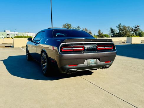 Used 2016 Dodge Challenger SRT w/ Technology Group image 12