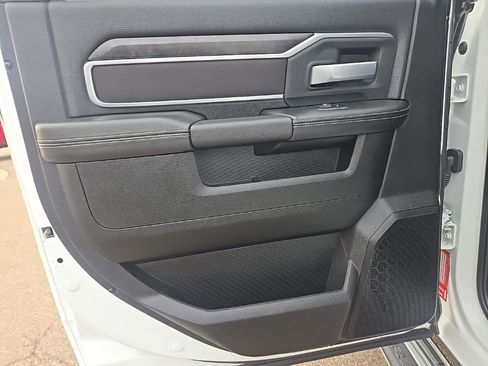 Used 2024 RAM 3500 Big Horn image 31
