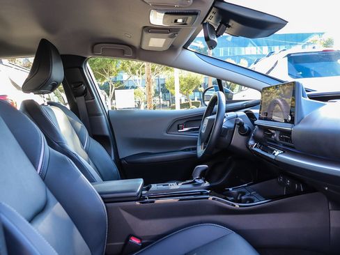 Used 2025 Toyota Prius XLE image 19