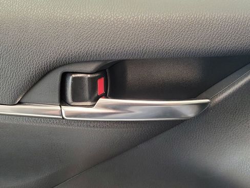 Used 2024 Toyota Camry SE image 17