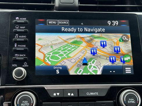 Used 2019 Honda Civic Touring image 18