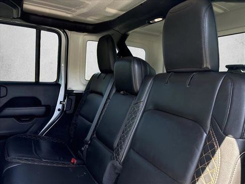 Used 2022 Jeep Wrangler Unlimited Sahara AWD/4WD image 20