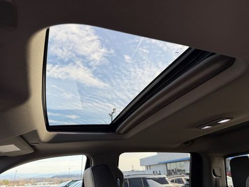 Used 2019 GMC Sierra 1500 SLT w/ SLT Premium Plus Package image 27