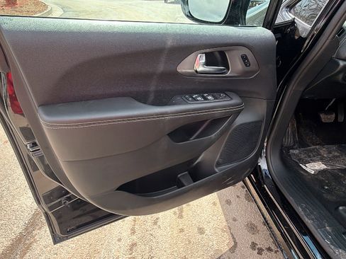 New 2026 Chrysler Pacifica Select w/ S Appearance Package FWD image 14