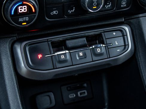 Used 2020 GMC Acadia AT4 image 34