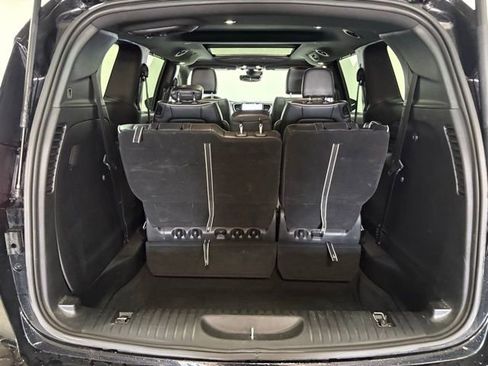 Certified 2025 Chrysler Pacifica Limited image 11