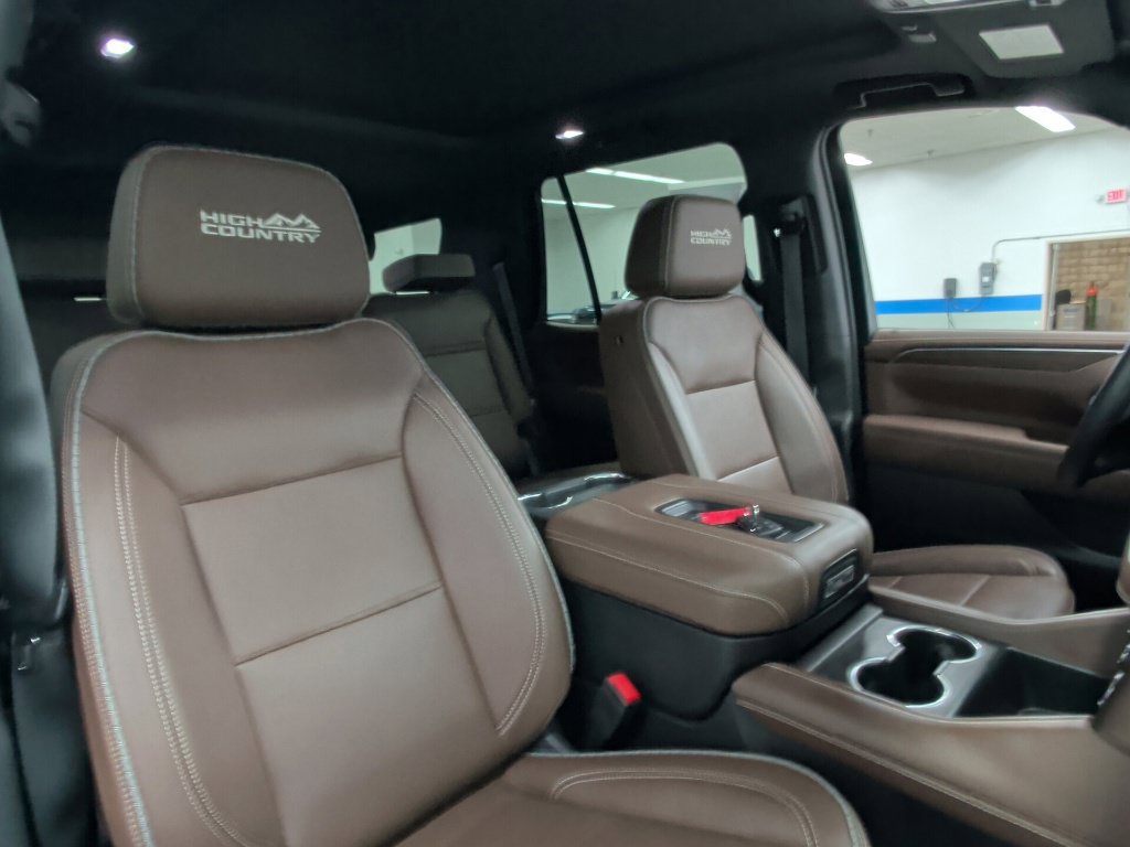 Used 2024 Chevrolet Tahoe High Country AWD/4WD image 40