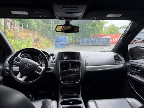 Used 2019 Dodge Grand Caravan GT FWD image 16