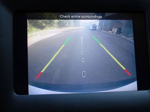 Used 2019 Jeep Cherokee Latitude Plus FWD image 27