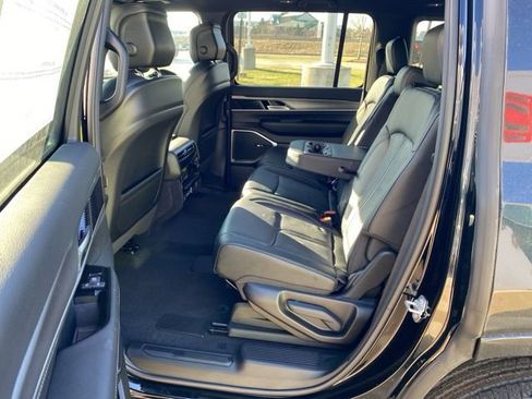 New 2026 Jeep Grand Wagoneer Limited w/ 8-Passenger Seating Package AWD/4WD image 23