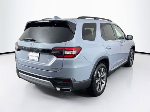 Used 2024 Honda Pilot Elite image 12