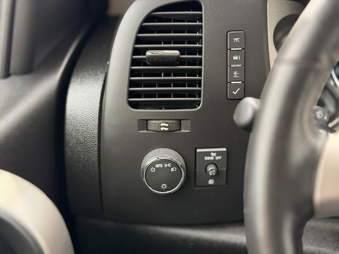 Used 2014 Chevrolet Silverado 2500 LT w/ Interior Plus Package image 6