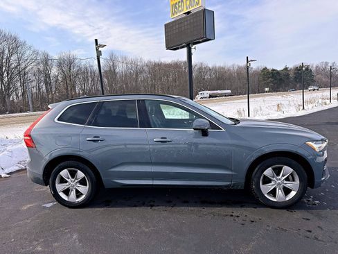 Used 2022 Volvo XC60 B5 Momentum image 10
